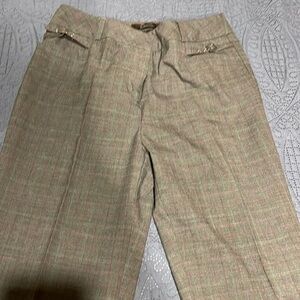 Grey pants literally pink line